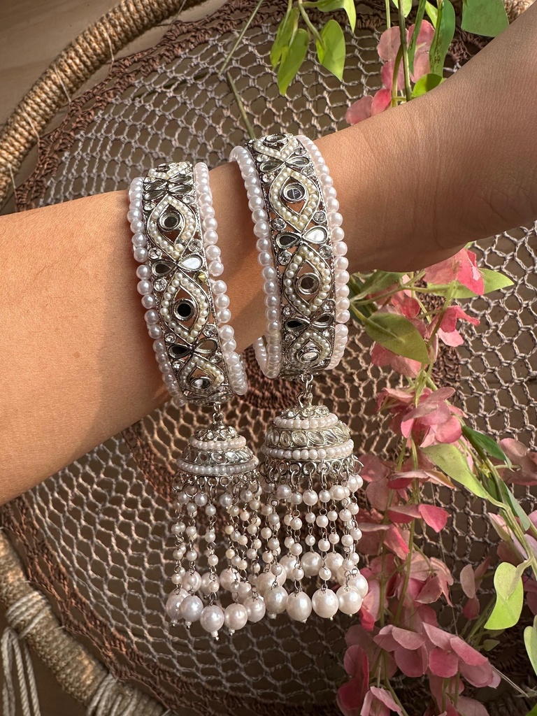 Jhummar Latkan Kundan Bangles - image