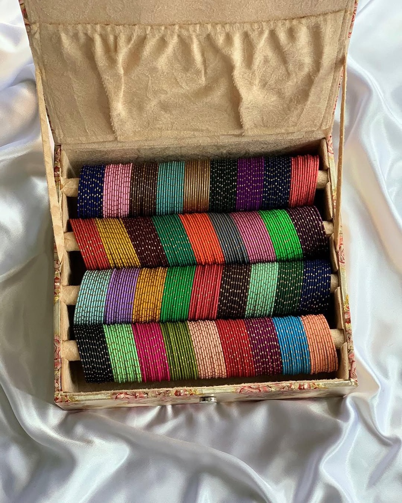 [JBT-BA025] Mat Bangles with Gold Dots