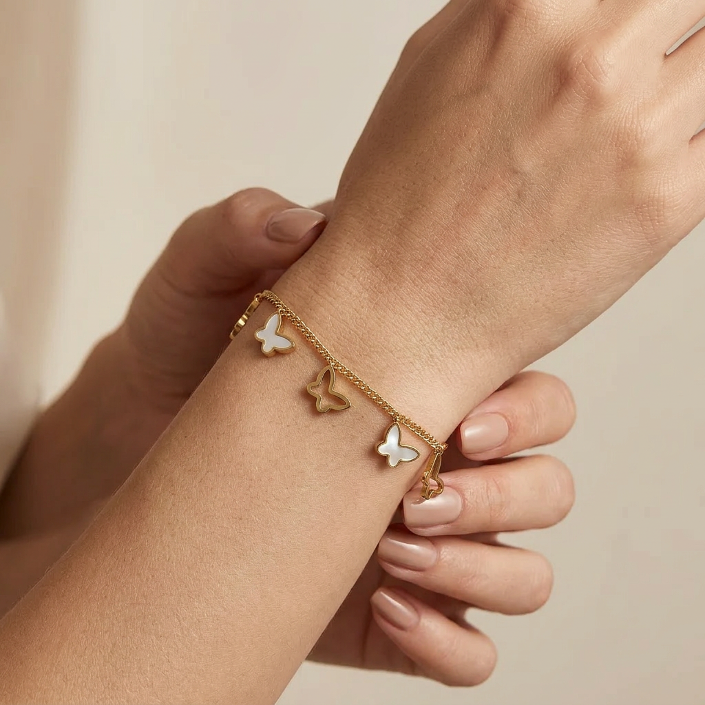 [JBTBA053] Anti Tarnish Butterfly Bracelet with Mother of Pearls